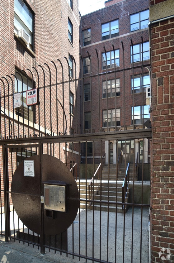 Building Photo - 1170-1176 Walton Ave