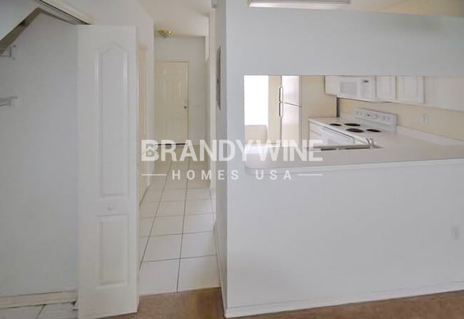 Building Photo - 2462 Lake Woodberry Cir
