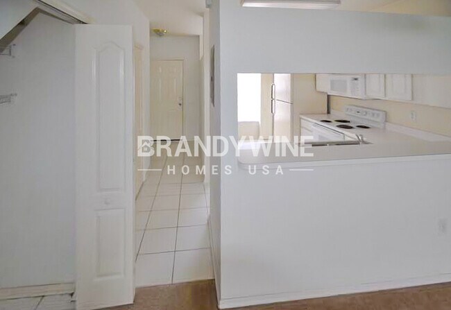 Foto del edificio - 2462 Lake Woodberry Cir