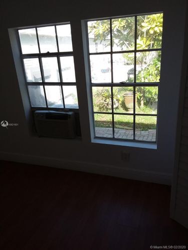 Foto del edificio - 12850 SW 14th St