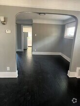 Building Photo - 7543 Lozier Ave