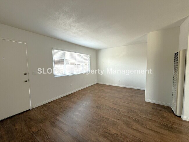 Foto del edificio - AVAILABLE Now - 2 Bedroom, 1 Bath Grover Beach Apartment