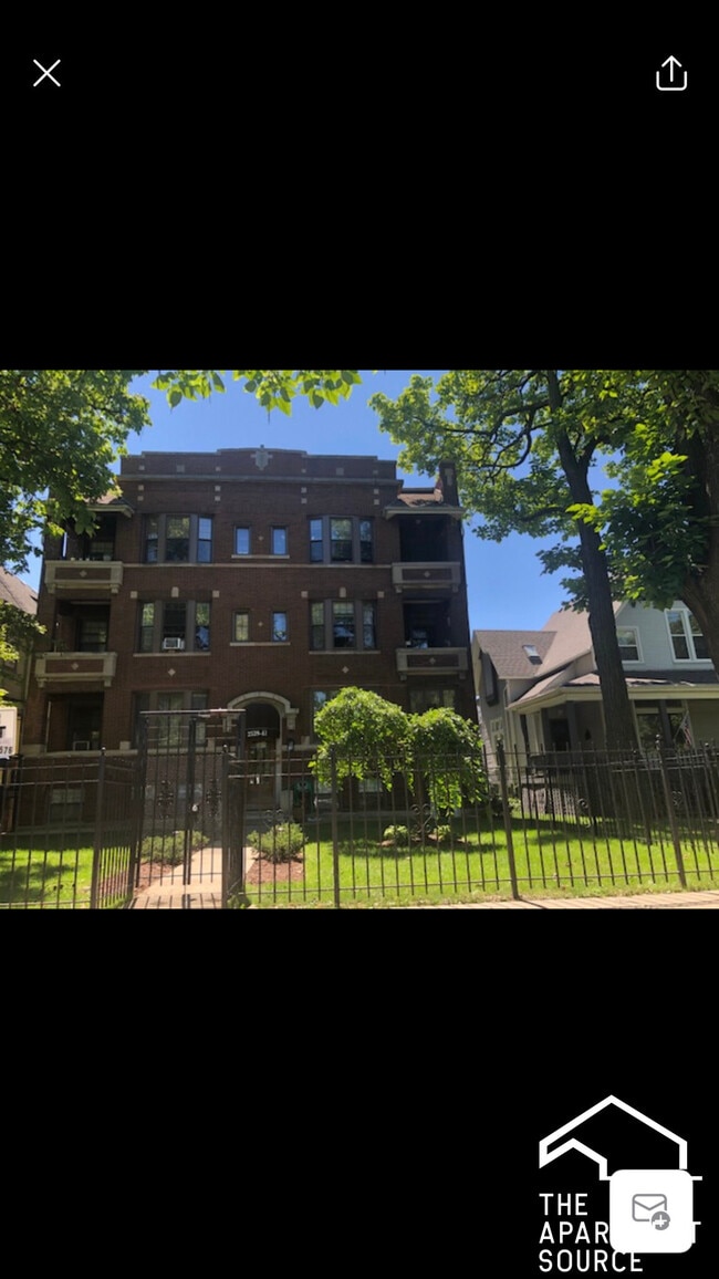 Building Photo - 2541 W Logan Blvd