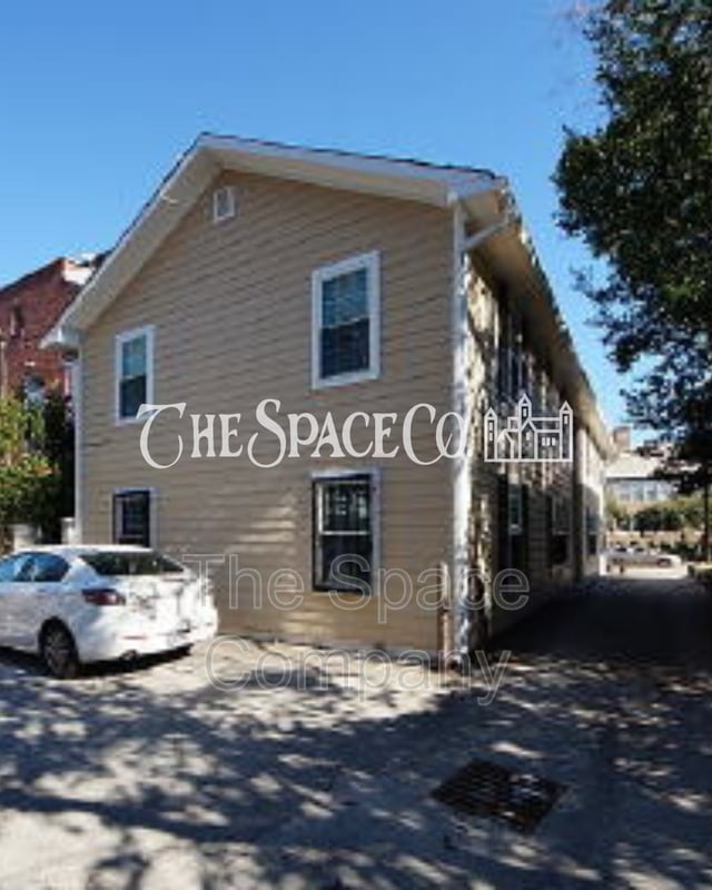 Building Photo - 995 King St