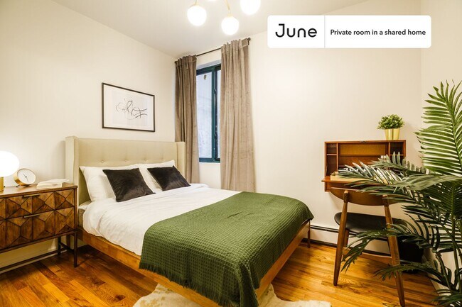 Building Photo - Room in Shared 5 bed/2 bath home in East Village