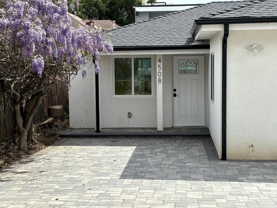 Exterior view - 4508 Kingswell Ave