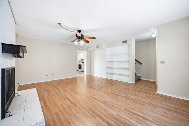 Building Photo - 4509 Altamesa