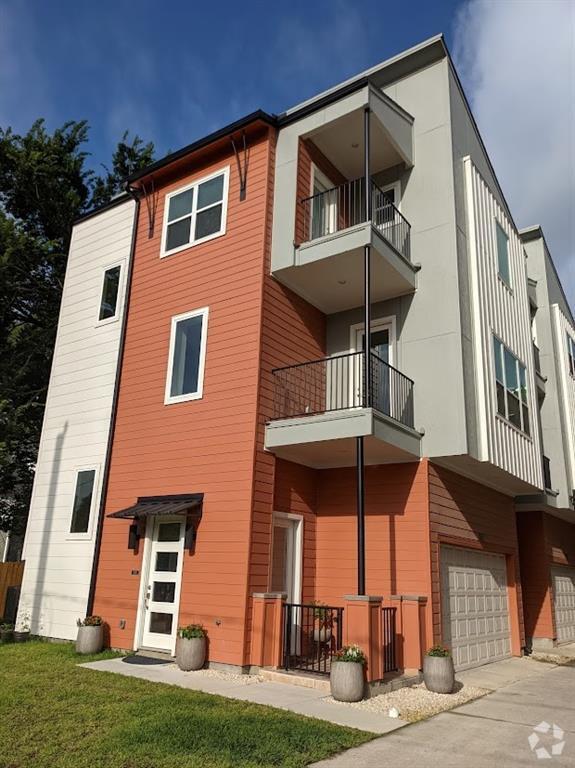 Building Photo - 1523 Hickory St