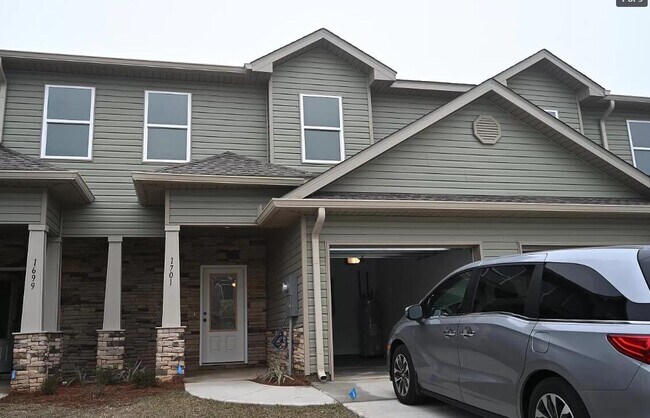 Building Photo - 1701 Sound Haven Ct