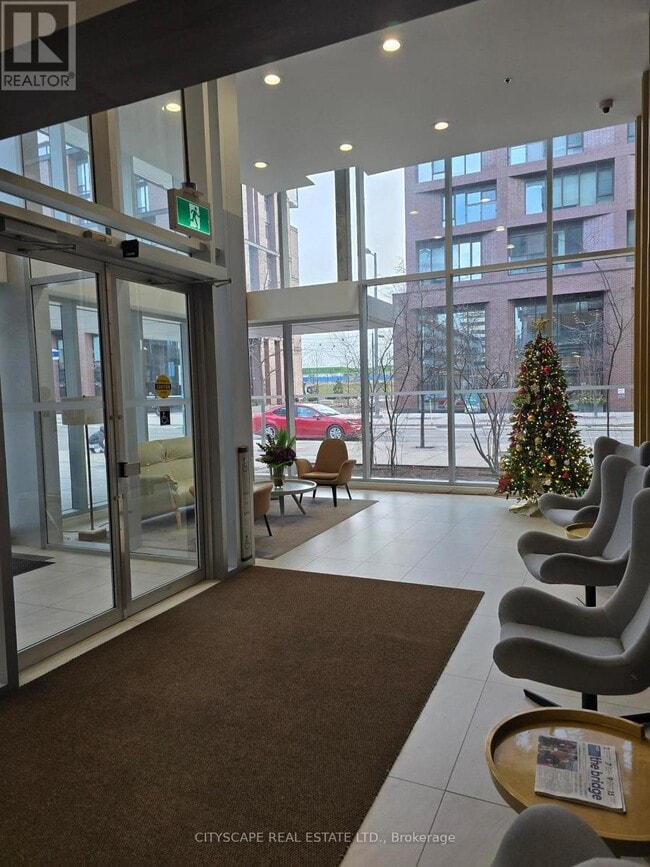 Building Photo - 455 Front St E