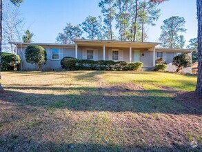Building Photo - 2205 Briarcliff Dr