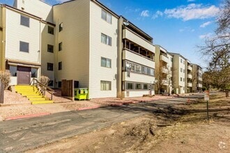 Building Photo - 6520 Delmonico Dr