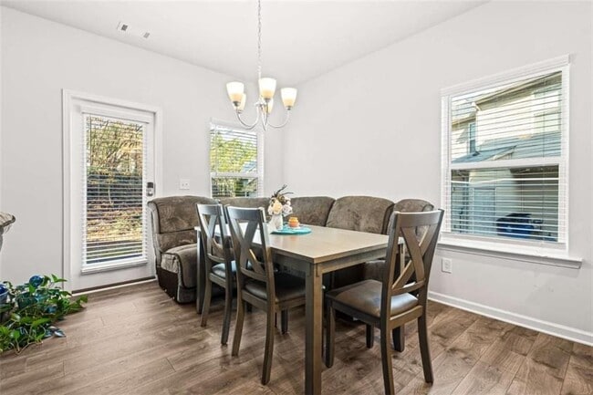 Foto del edificio - 7281 Rockhouse Rd