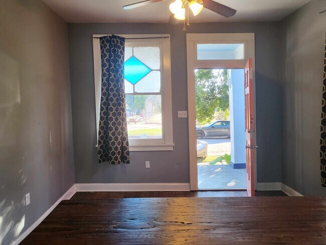 Building Photo - 4701 Baudin St