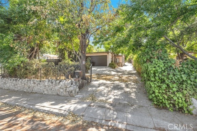 Building Photo - 10528 Hillhaven Ave