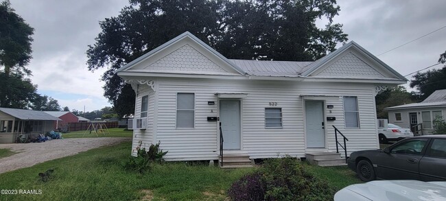 Foto del edificio - 522 E Cedar St