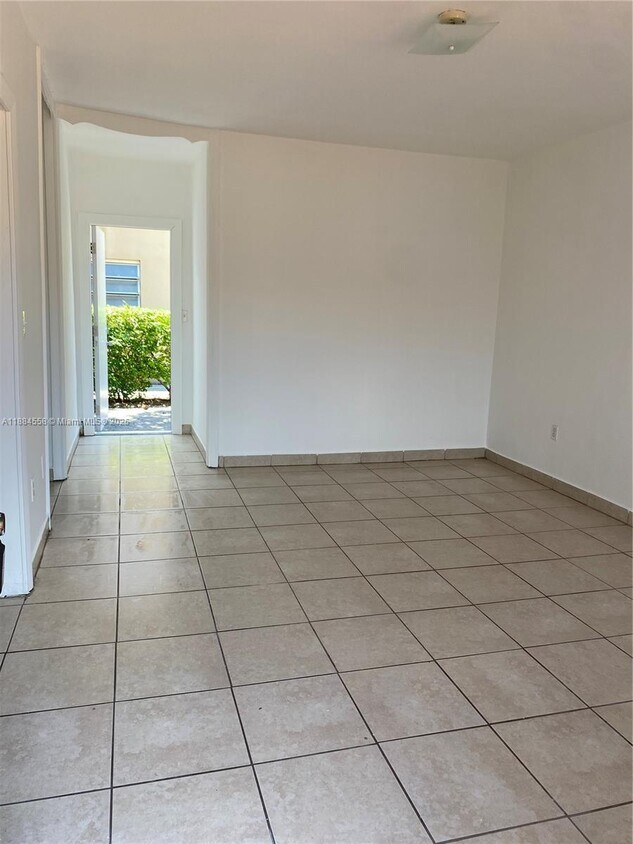 Foto principal - 100 NW 16th Ave