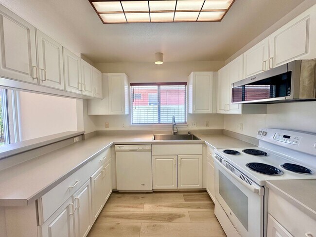 Foto del edificio - For Rent - [Tropics at Waikele]  94-1076 K...