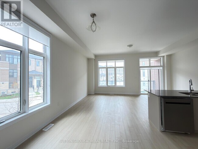 Building Photo - 72 Lunay Dr.