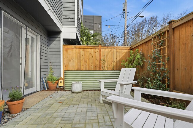 Foto del edificio - 619 Federal Ave E