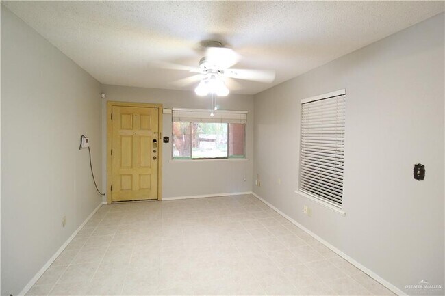 Building Photo - 520 S 5th Ave