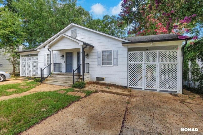 Building Photo - Charming 2BR Duplex in Jackson