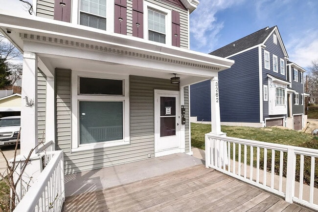 Building Photo - 3262 Linwood Ave
