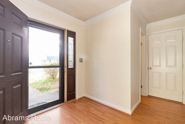 Building Photo - 4 br, 2.5 bath House - 5608 Plowshare Brief