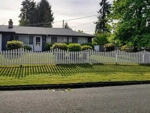 Building Photo - 652 154th Ave SE