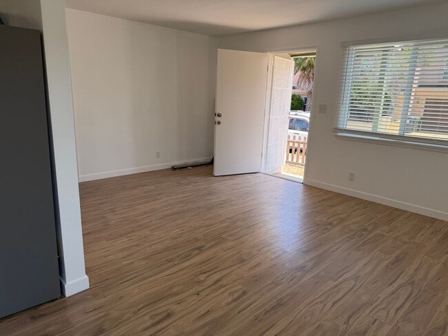 Building Photo - S. LAWNDALE NEWLY REMODELED 1 BDRM HOUSE FOR LEASE!