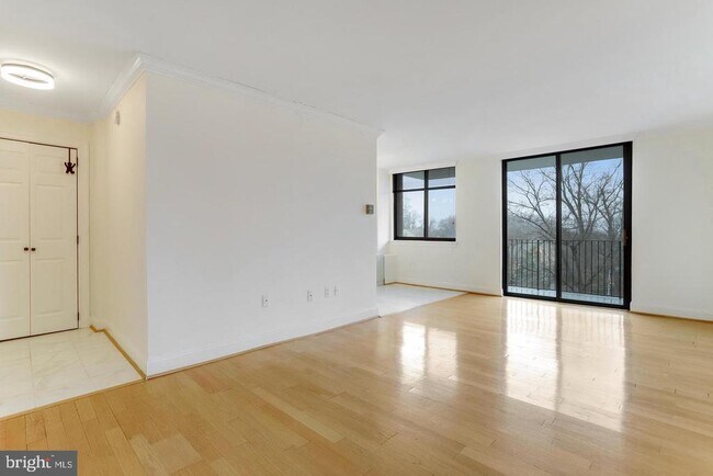 Foto del edificio - 4401 Cherry Hill Rd