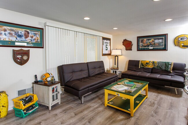 Living Room - 1167 Shadow Ln