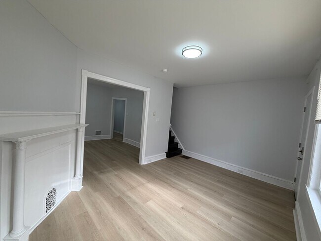 Building Photo - Charming 2BR/1Bath House! Section 8 ONLY!