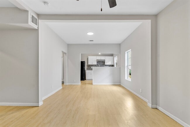 Foto del edificio - 405 Medina St