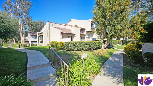 Building Photo - 5800 Owensmouth Ave