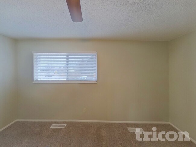 Foto del edificio - 4985 Montebello Dr