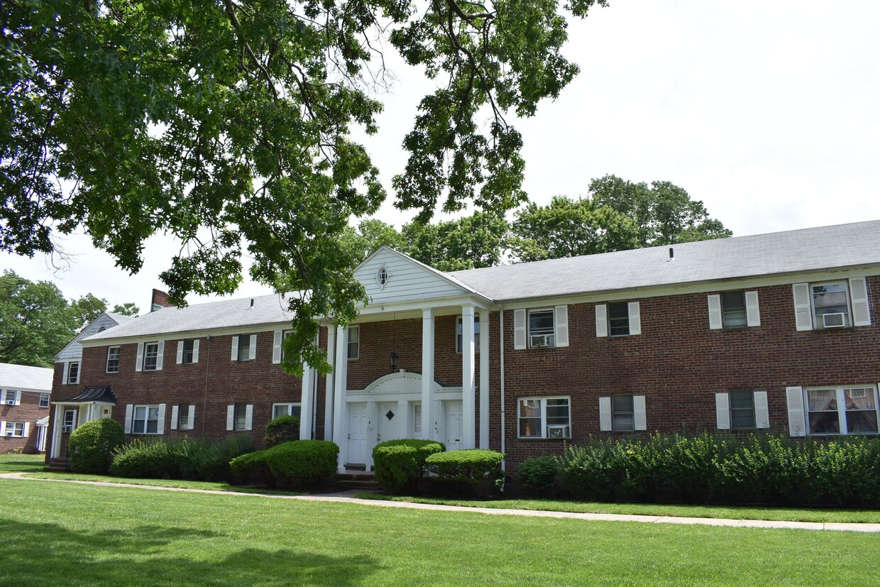 Primary Photo - Michael Manor Apartment Homes