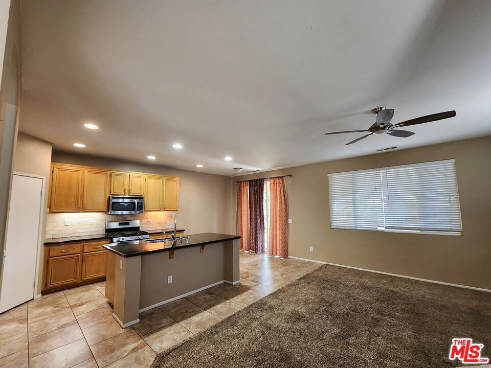 Primary Photo - 1258 W Ave H 7
