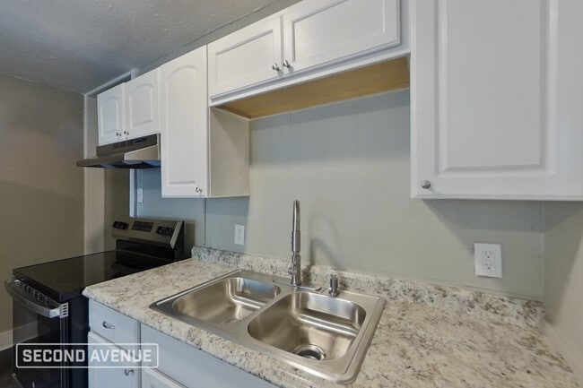 Building Photo - 2114 Greenwood Ave