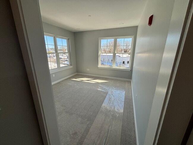 Building Photo - 12 Station St