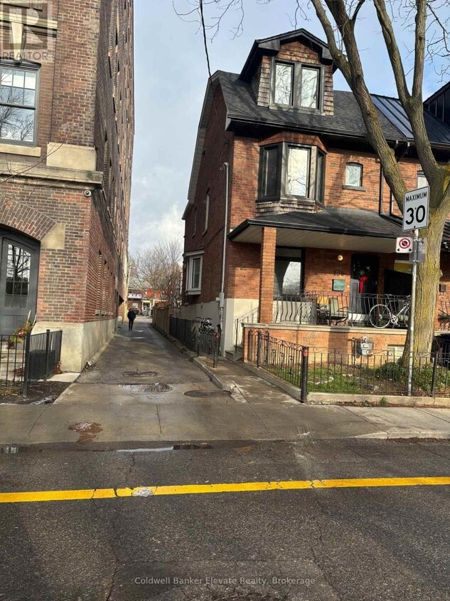Primary Photo - 136-136 Argyle St