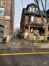 Building Photo - 136-136 Argyle St
