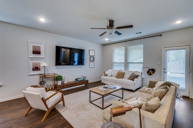 Photo - 3305 Ironstone Rd House