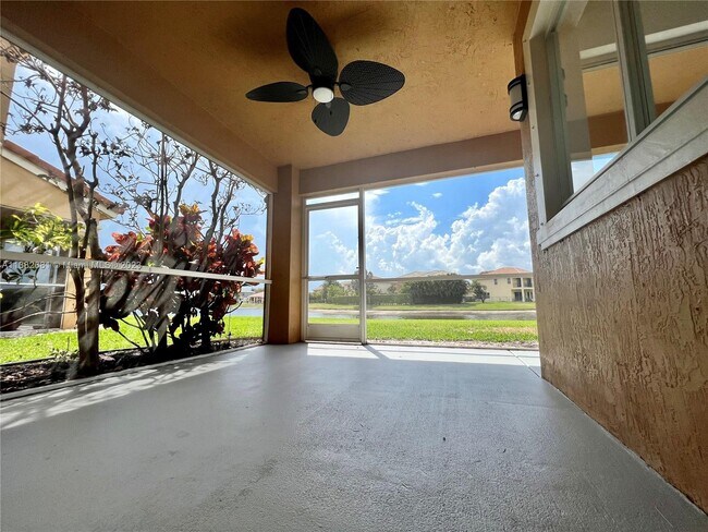 Foto del edificio - 3233 Osprey Ln