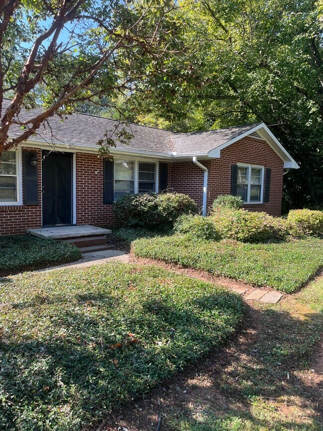 Foto del edificio - 3 Bedroom Gem on Hardin Dr. off South UGA Campus!