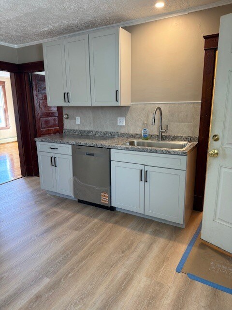 Foto del edificio - 48 Wakefield Ave