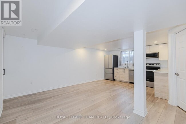 Building Photo - 37 Ballantrae Way