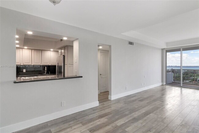 Photo - 5600 Collins Ave Apartment