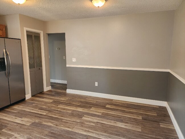 Foto del edificio - 312 E Adams St