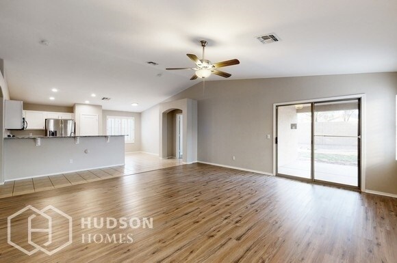 Foto del edificio - NOW AVAILABLE! - 2413 W Saint Kateri Drive...